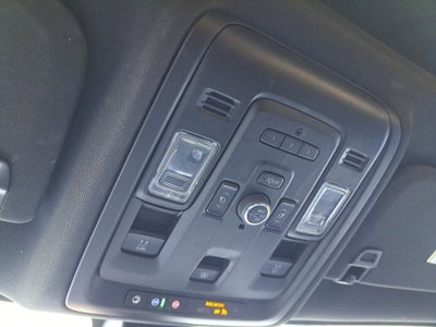 2022 Chevrolet Suburban 4WD LT