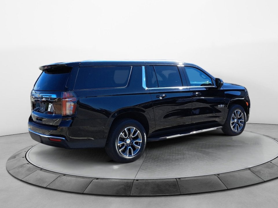 2022 Chevrolet Suburban 4WD LT