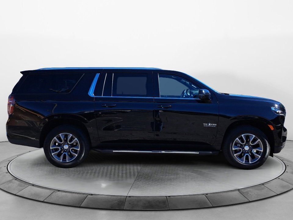2022 Chevrolet Suburban 4WD LT
