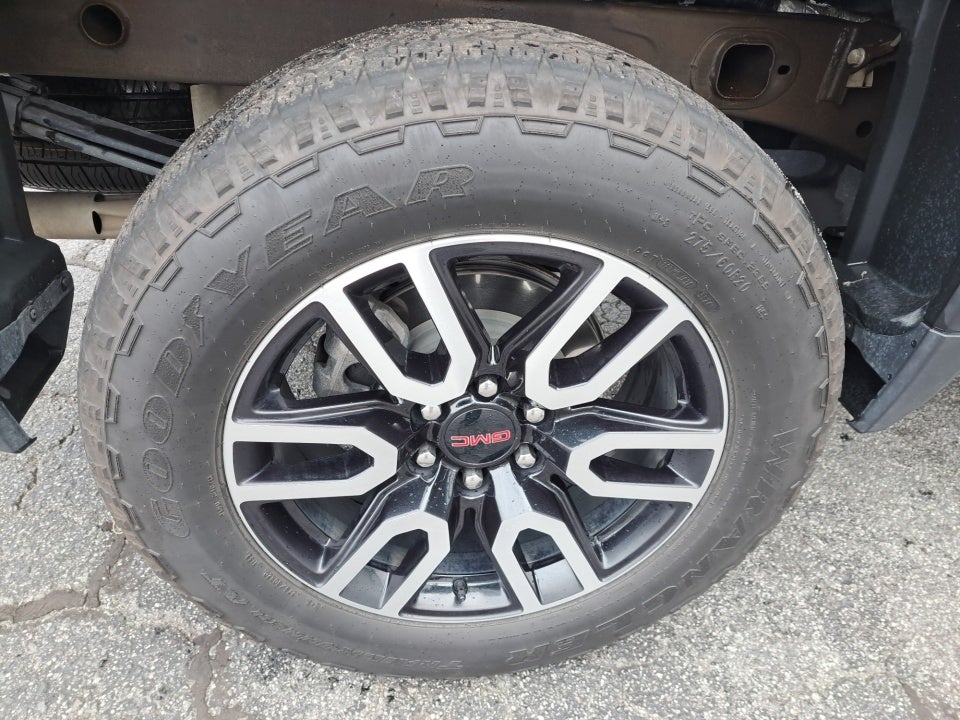 2025 GMC Sierra 1500 AT4