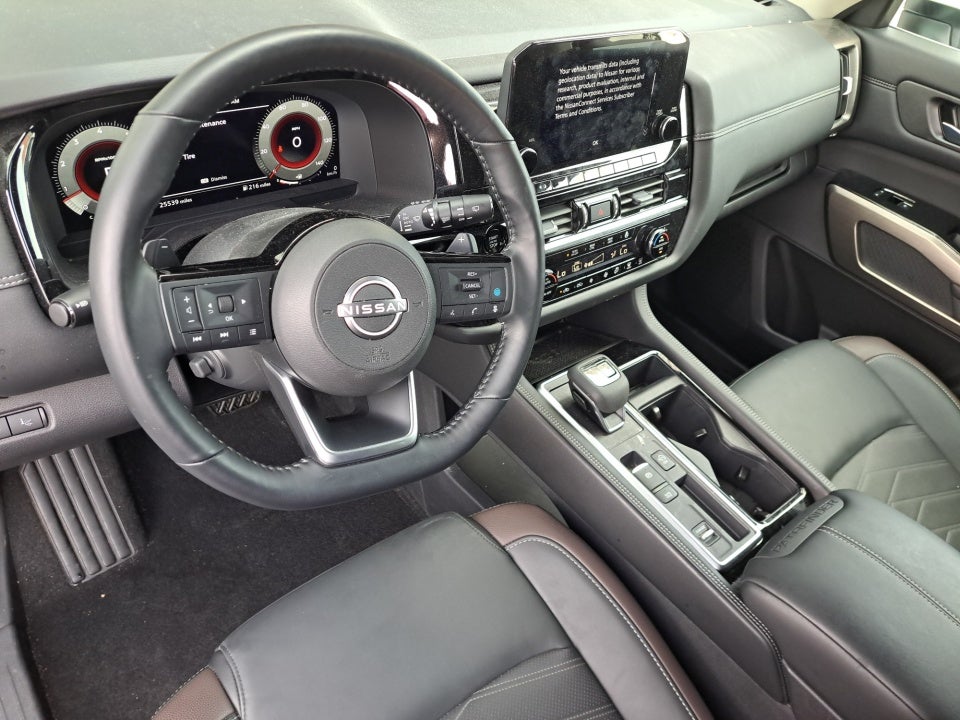 2025 Nissan Pathfinder Platinum