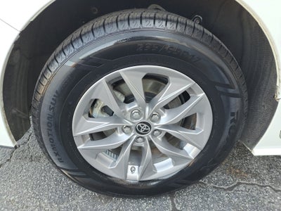 2022 Toyota Sienna LE