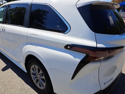 2025 Toyota Sienna LE