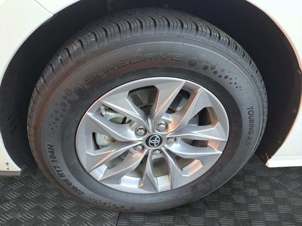 2025 Toyota Sienna LE