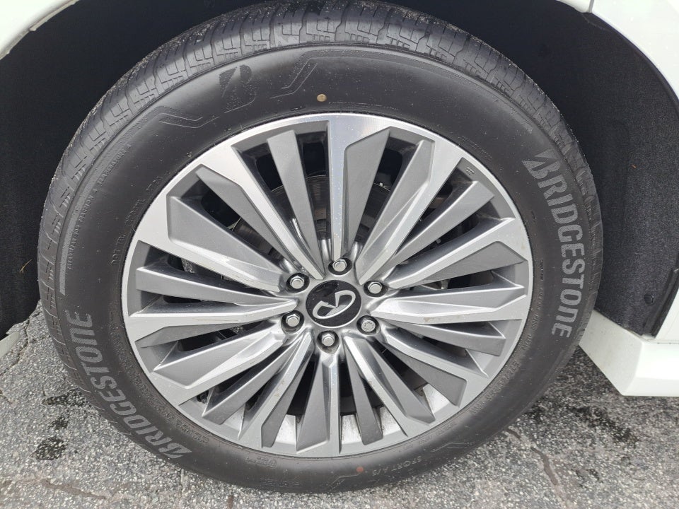 2025 INFINITI QX80 SENSORY