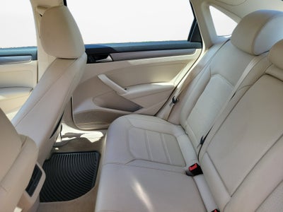 2014 Volkswagen Passat 1.8T SE