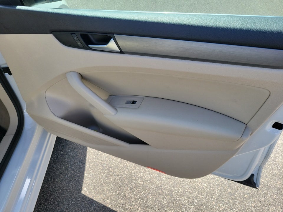 2014 Volkswagen Passat 1.8T SE