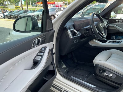 2023 BMW X7 xDrive40i