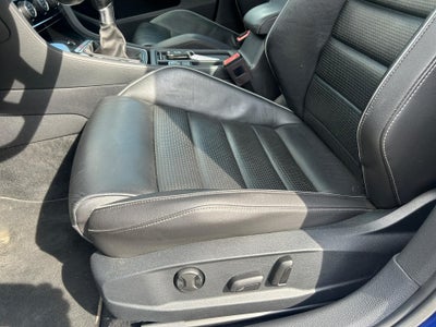 2019 Volkswagen Golf R 2.0T w/DCC & Navigation (M6)