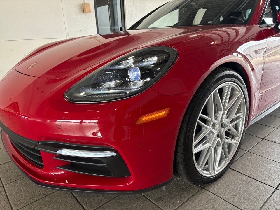 2018 Porsche Panamera 4
