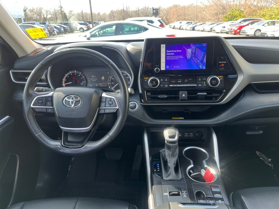 2025 Toyota HIGHLANDER XLE