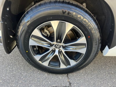 2025 Toyota HIGHLANDER XLE