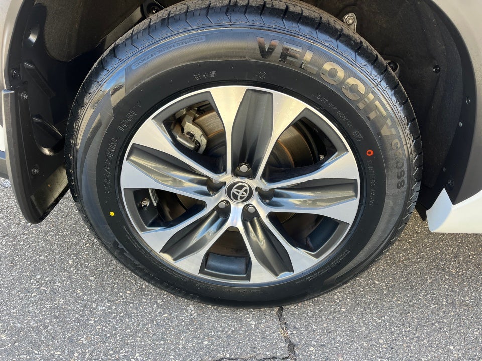 2025 Toyota HIGHLANDER XLE