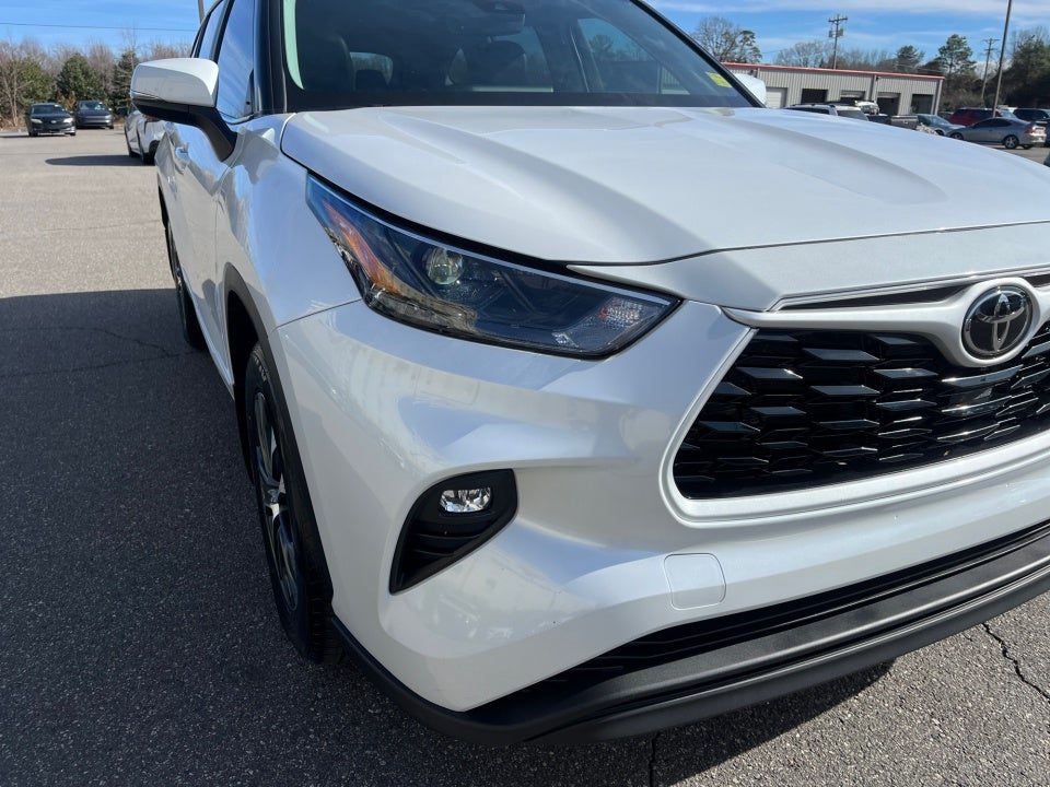 2025 Toyota HIGHLANDER XLE
