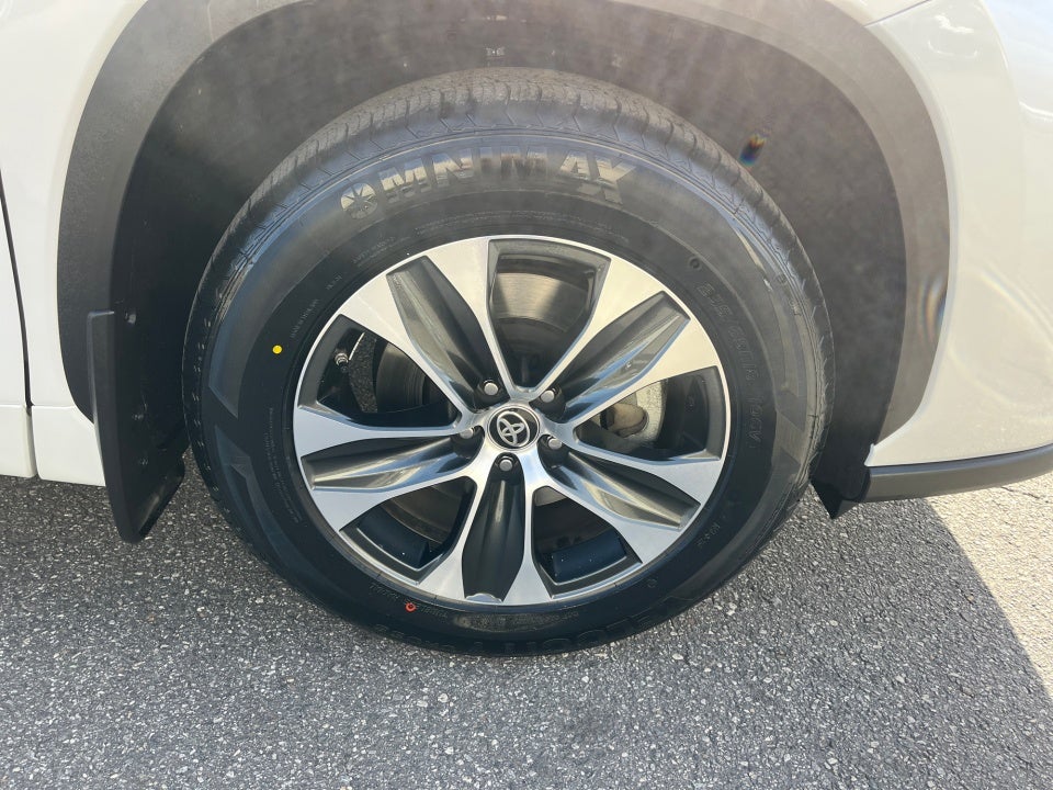 2025 Toyota HIGHLANDER XLE