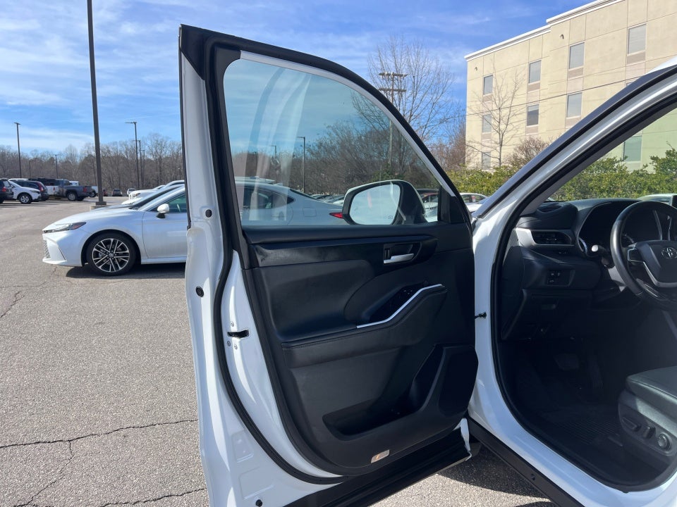 2025 Toyota HIGHLANDER XLE