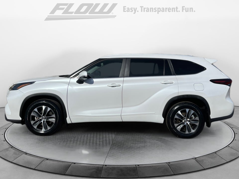 2025 Toyota HIGHLANDER XLE