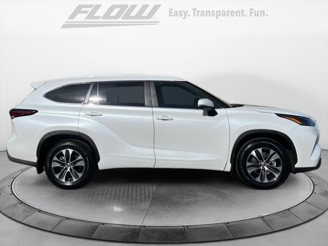 2025 Toyota HIGHLANDER XLE