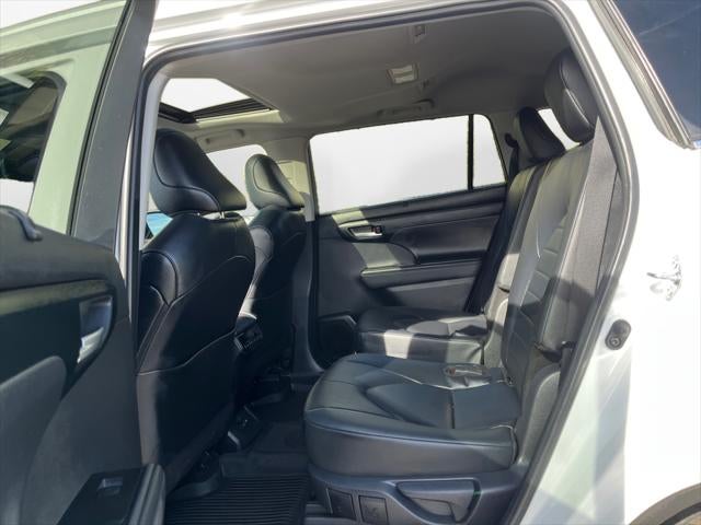 2025 Toyota HIGHLANDER XLE