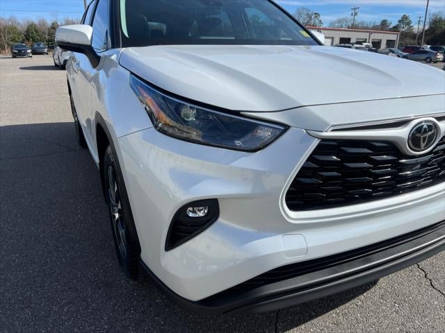 2025 Toyota HIGHLANDER XLE