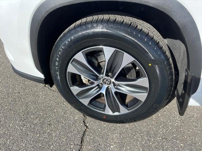 2025 Toyota HIGHLANDER XLE
