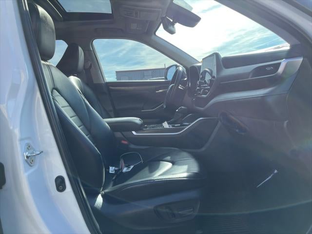 2025 Toyota HIGHLANDER XLE