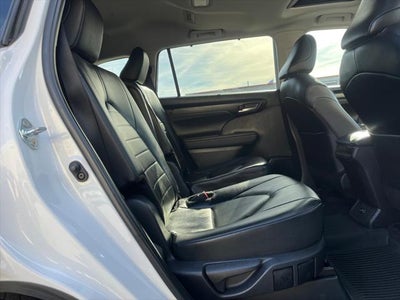 2025 Toyota HIGHLANDER XLE