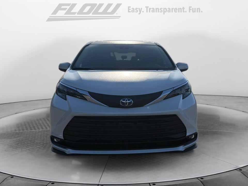 2025 Toyota Sienna XLE 8 Passenger