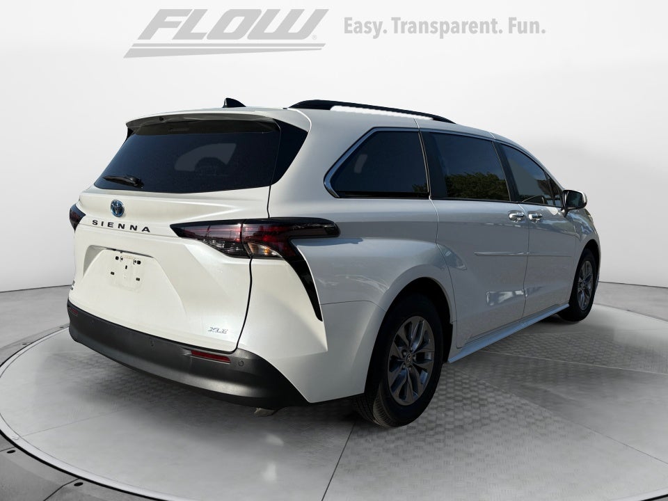 2025 Toyota Sienna XLE 8 Passenger