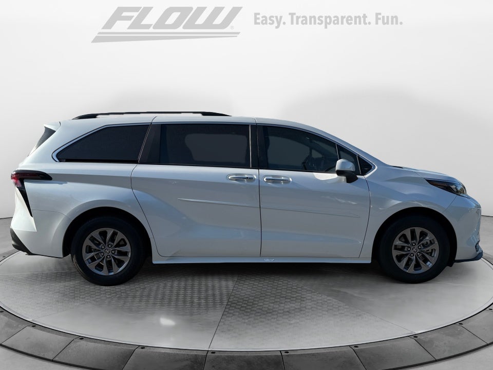 2025 Toyota Sienna XLE 8 Passenger