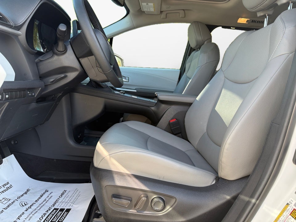 2025 Toyota Sienna XLE 8 Passenger