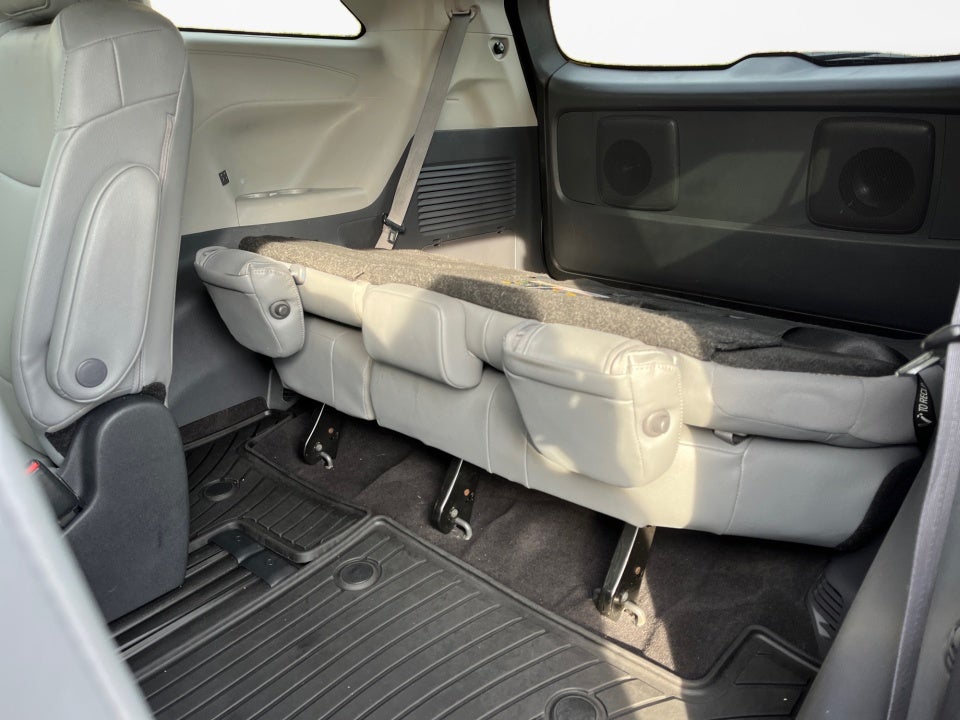 2024 Toyota SIENNA XLE XLE