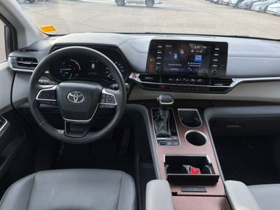 2024 Toyota SIENNA XLE XLE