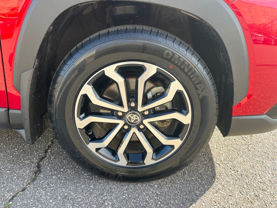 2025 Toyota COROLLA CROSS HV SE