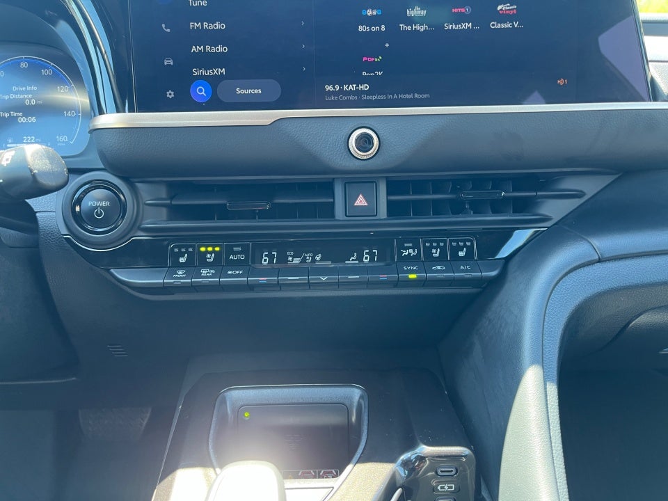 2025 Toyota Toyota Crown Signia Limited
