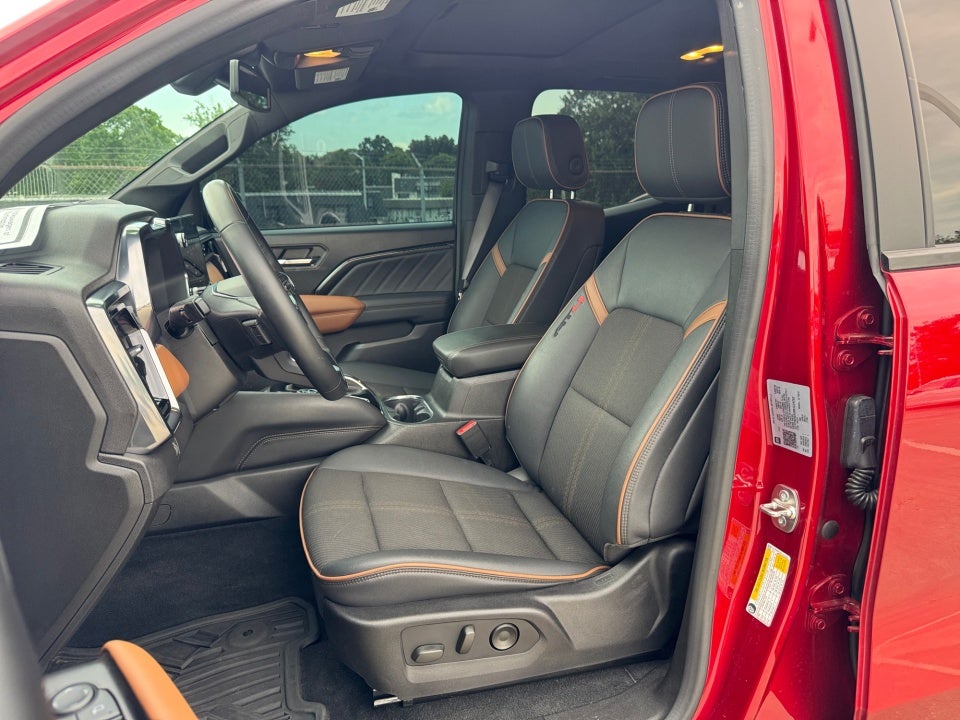 2024 GMC Canyon 4WD AT4