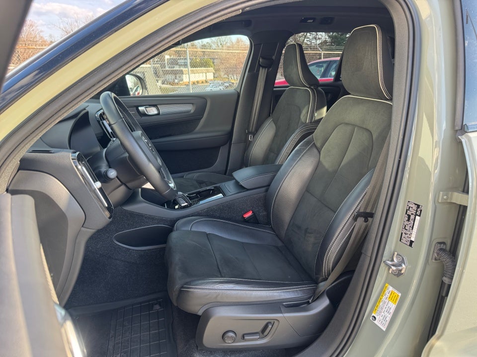 2021 Volvo XC40 Recharge Pure Electric P8