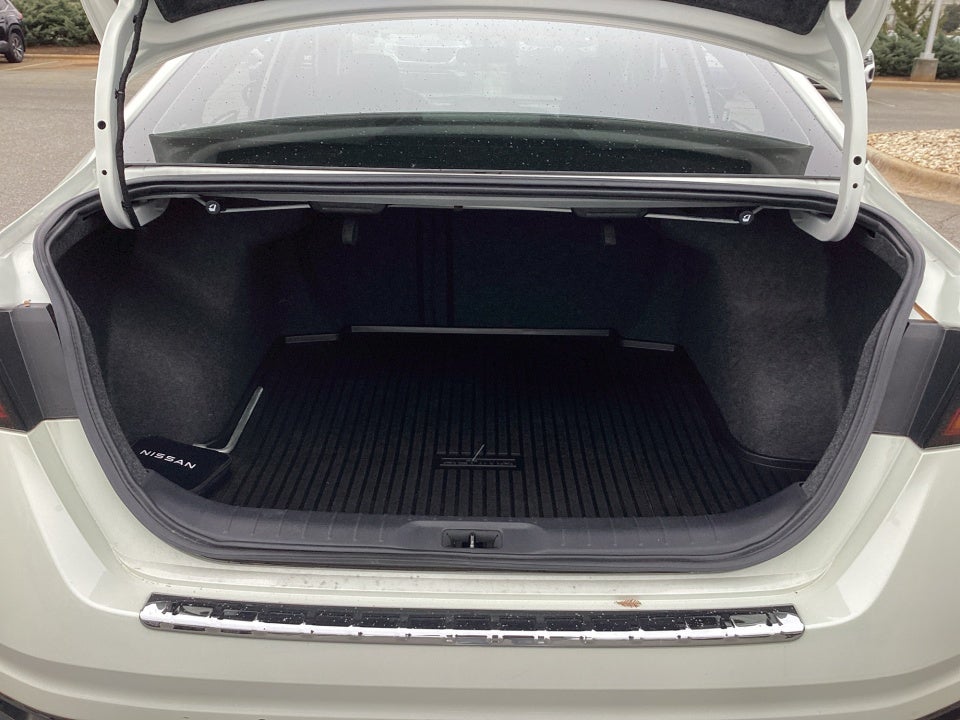 2022 Nissan Altima SR FWD