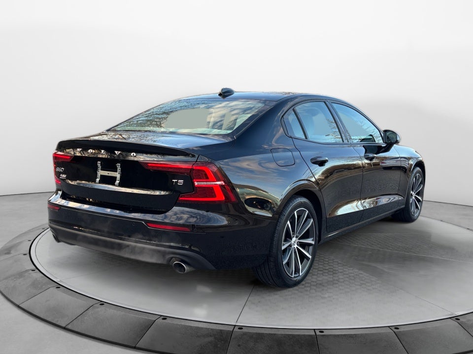 2021 Volvo S60 T5 Momentum