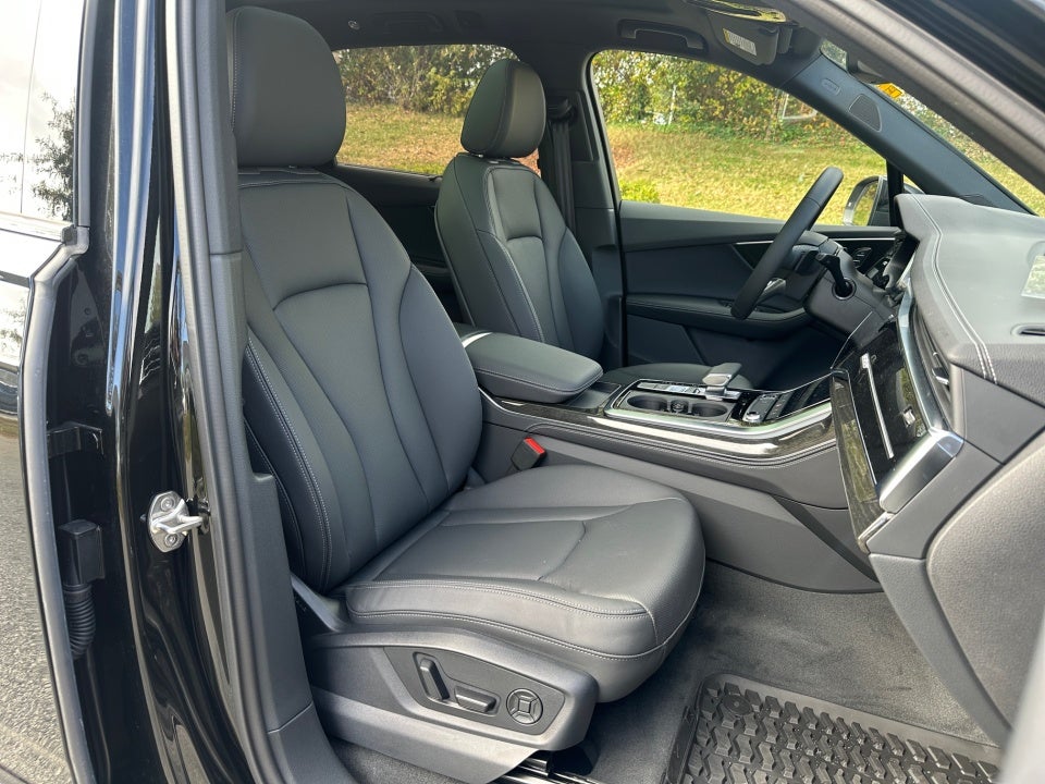 2025 Audi Q7 Premium Plus