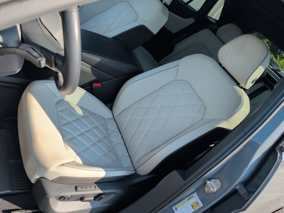 2025 Volkswagen Atlas Cross Sport 2.0T SEL Premium R-Line
