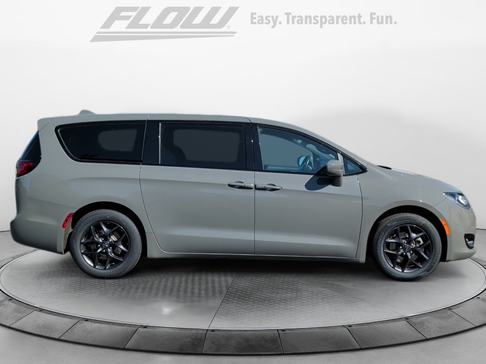 2020 Chrysler Pacifica Touring