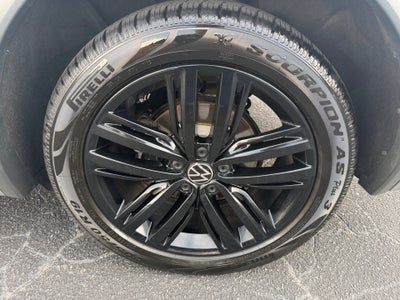 2022 Volkswagen Tiguan SE R-Line Black