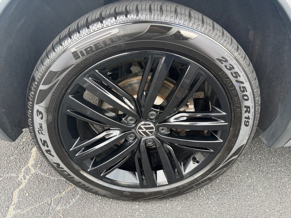 2022 Volkswagen Tiguan SE R-Line Black