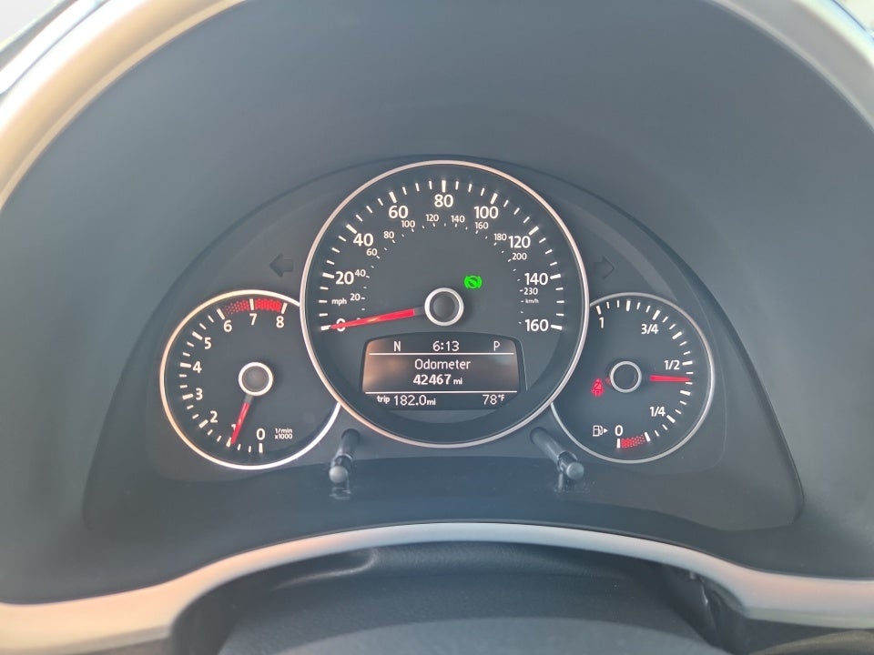 2012 Volkswagen Beetle 2.0T Turbo w/Sound/Nav PZEV