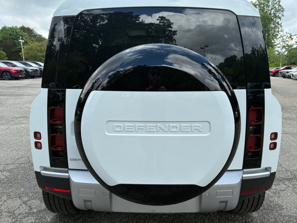 2025 Land Rover Defender 110 P400 S