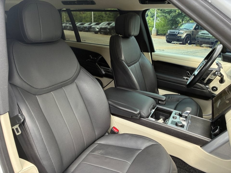 2022 Land Rover New Range Rover SE