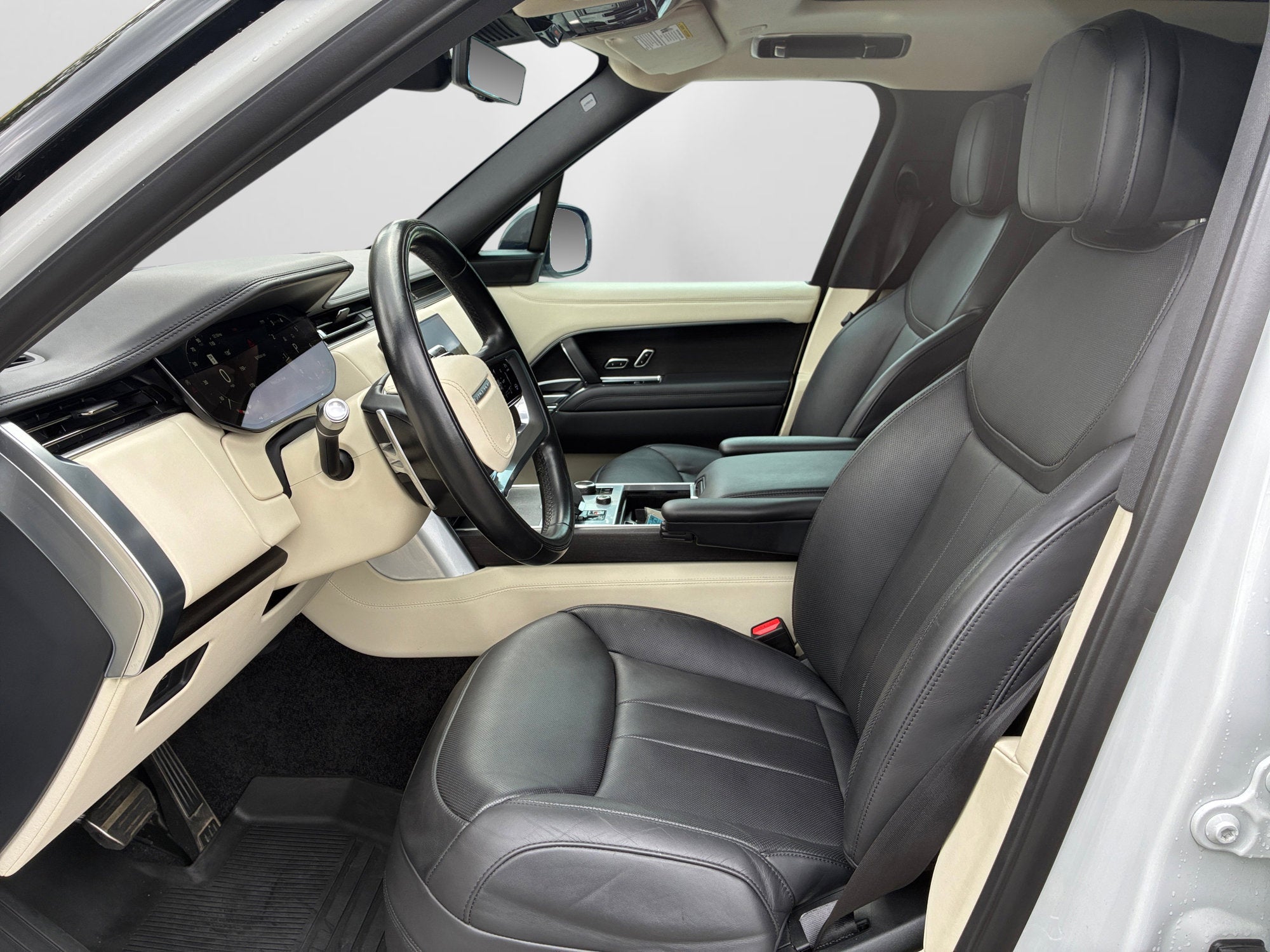 2022 Land Rover New Range Rover SE