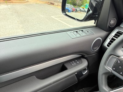 2025 Land Rover Discovery P360 Dynamic SE