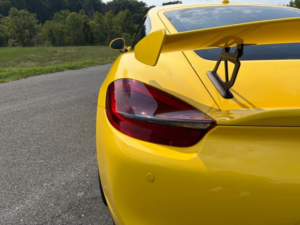 2016 Porsche Cayman GT4